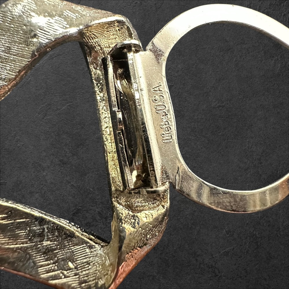Lieba Scarf Clip Silver Textured Mobius Triangle Vintage USA Made - Picture 7 of 8